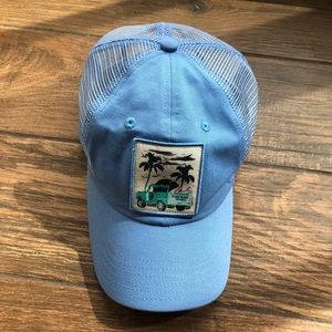 Light blue Vineyard Vines trucker hat